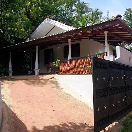 Methusha Holiday House Mirissa Ngoại thất bức ảnh