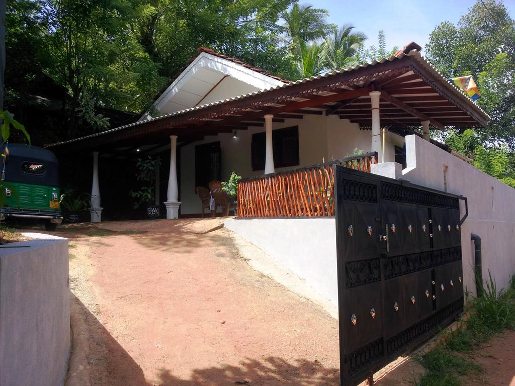 Methusha Holiday House Mirissa Ngoại thất bức ảnh